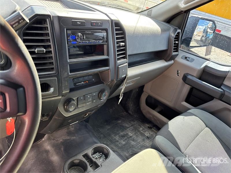 Ford F-150 XL 4x2 Crew Cab Pickup Andere Transporter