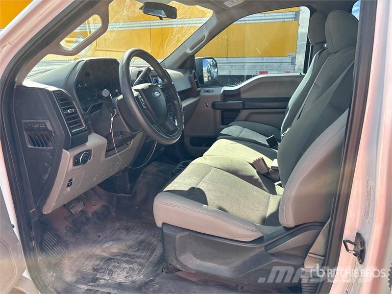 Ford F-150 XL 4x2 Crew Cab Pickup Andere Transporter