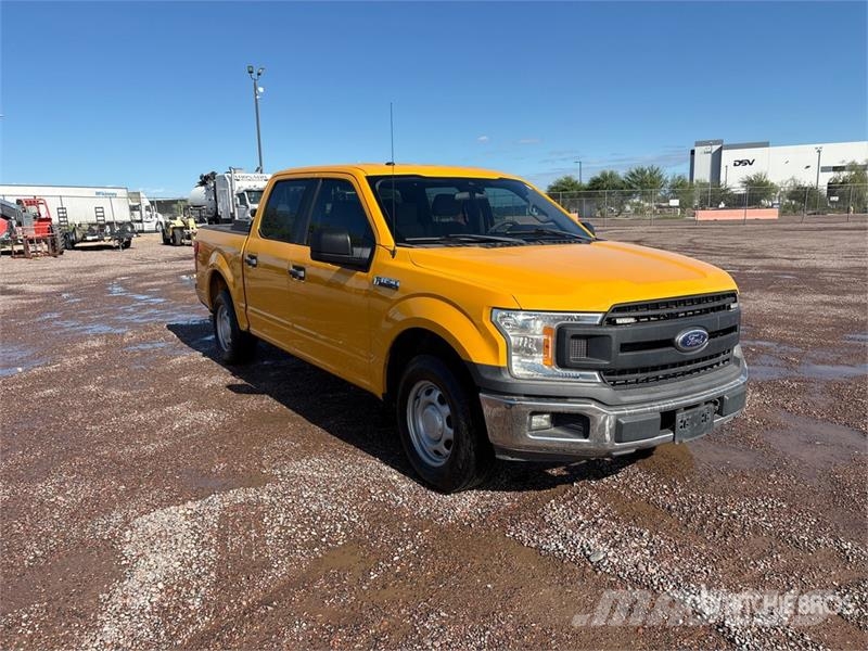 Ford F-150 XL 4x2 Crew Cab Pickup Muu