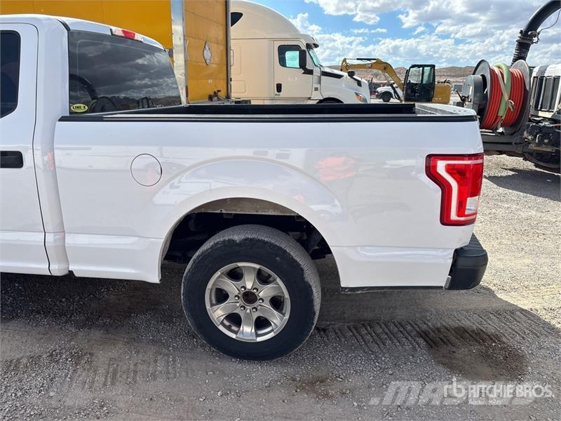 Ford F-150 XL 4x2 Crew Cab Pickup Andere Transporter