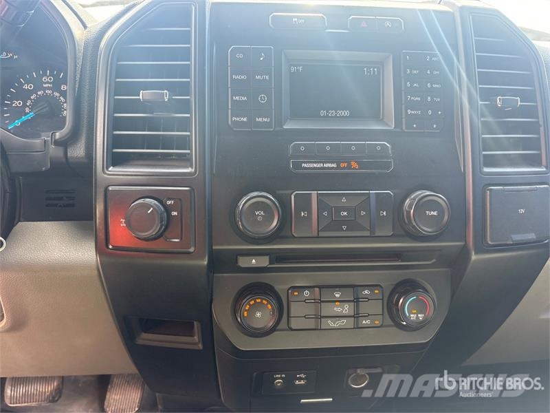 Ford F-150 XL 4x2 Crew Cab Pickup 其他