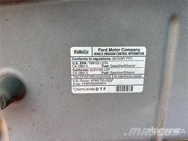 Ford F-150 XL 4x2 Crew Cab Pickup Muu
