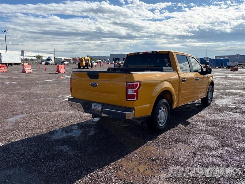 Ford F-150 XL 4x2 Crew Cab Pickup Muu