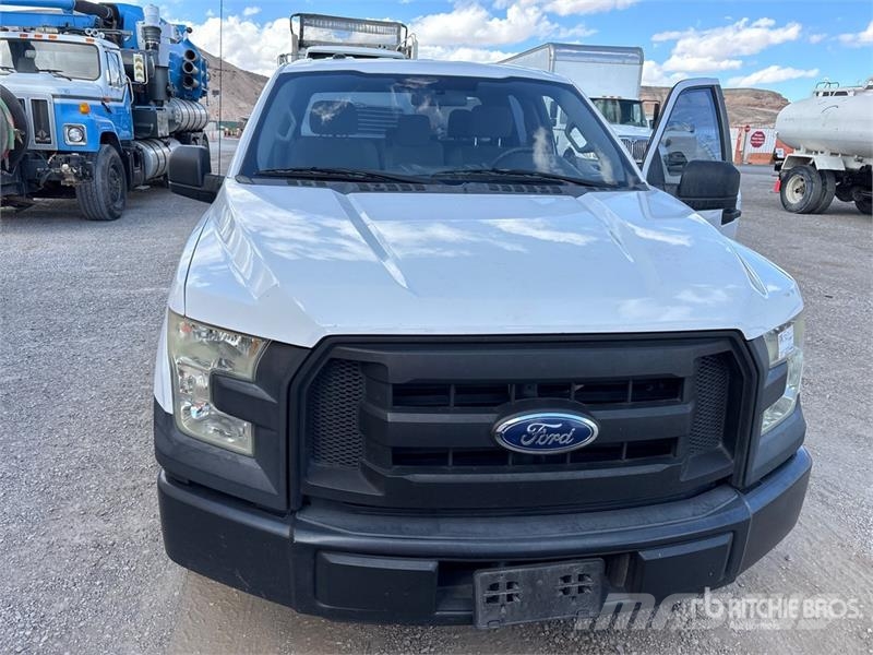 Ford F-150 XL 4x2 Crew Cab Pickup Andere Transporter