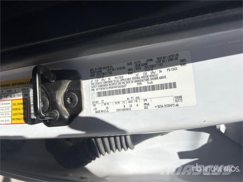 Ford F-150 XL 4x2 Crew Cab Pickup 其他