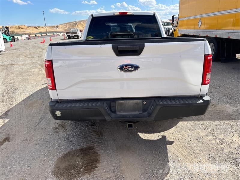 Ford F-150 XL 4x2 Crew Cab Pickup Andere Transporter
