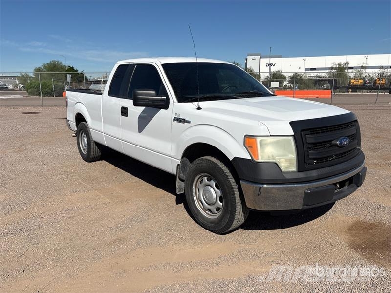 Ford F-150 XL 4x2 Extended Cab Pickup Autre fourgon / utilitaire