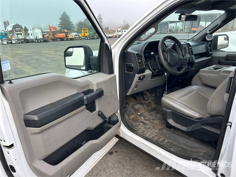 Ford F-150 XL 4x2 Extended Cab Pickup Drugi