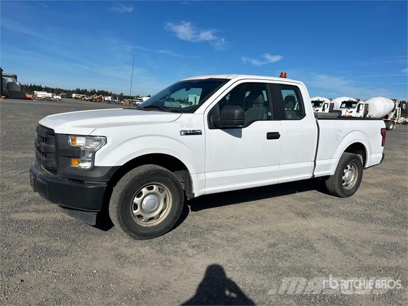 Ford F-150 XL 4x2 Extended Cab Pickup 其他