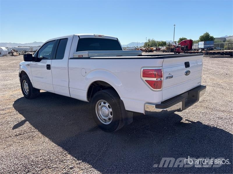 Ford F-150 XL 4x2 Extended Cab Pickup Autre fourgon / utilitaire
