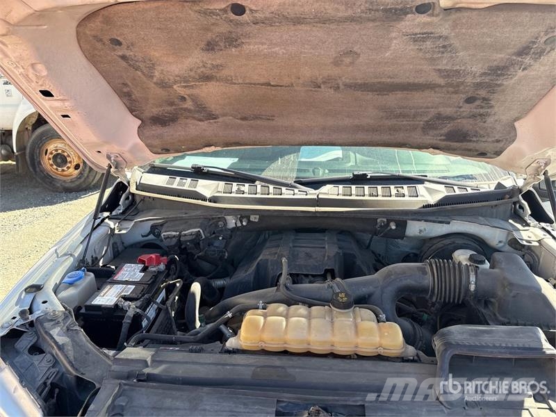 Ford F-150 XL 4x2 Extended Cab Pickup Autre fourgon / utilitaire