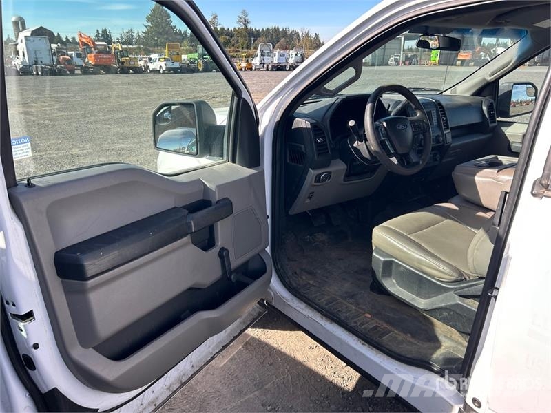 Ford F-150 XL 4x2 Extended Cab Pickup 其他