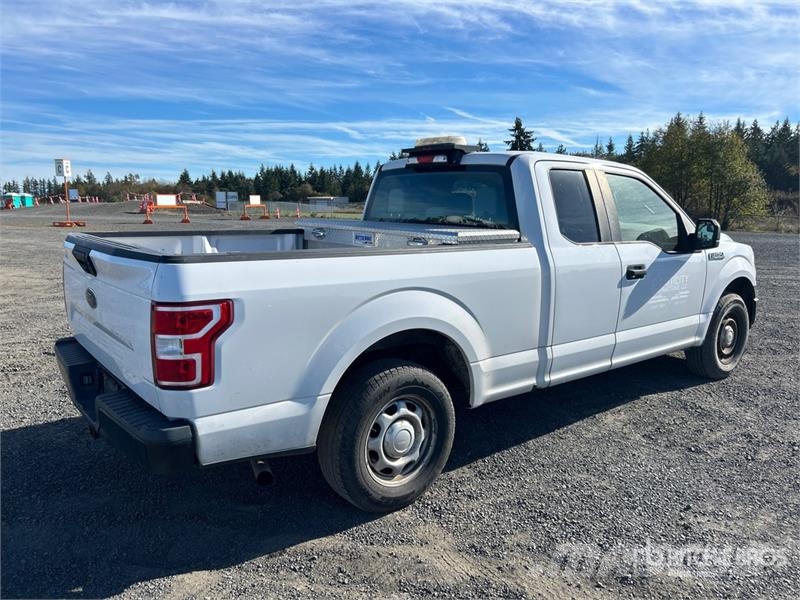 Ford F-150 XL 4x2 Extended Cab Pickup 其他