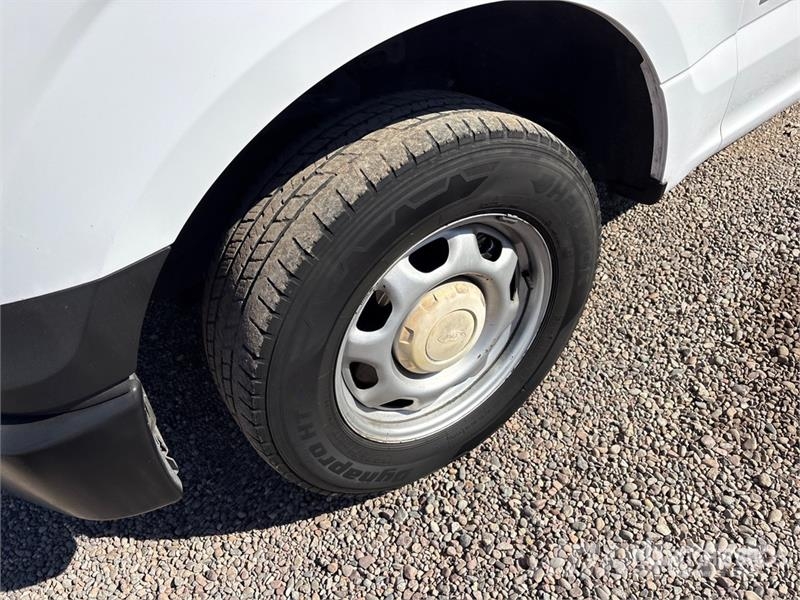 Ford F-150 XL 4x2 Extended Cab Pickup Otros