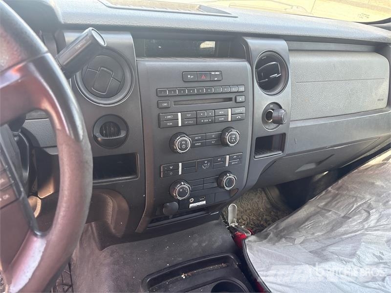 Ford F-150 XL 4x2 Extended Cab Pickup 其他