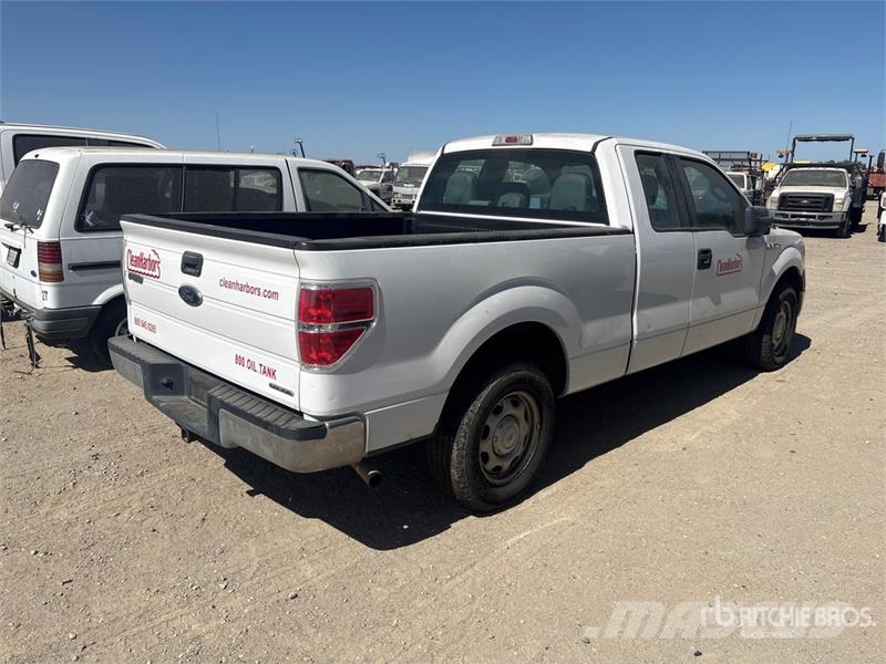 Ford F-150 XL 4x2 Extended Cab Pickup 其他
