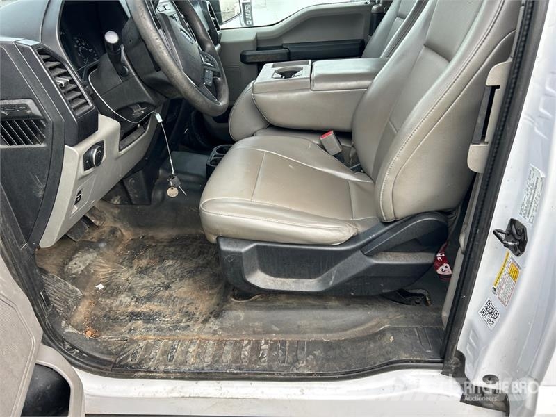 Ford F-150 XL 4x2 Extended Cab Pickup Drugi