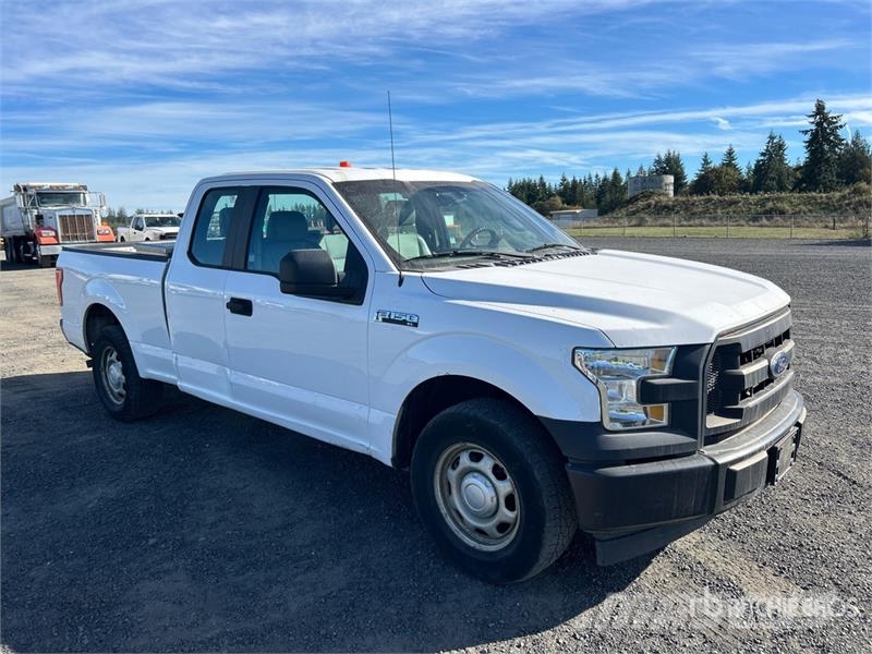 Ford F-150 XL 4x2 Extended Cab Pickup 其他