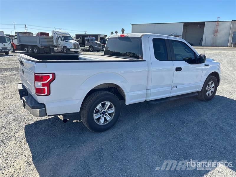 Ford F-150 XL 4x2 Extended Cab Pickup 其他