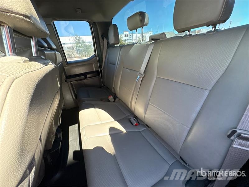 Ford F-150 XL 4x2 Extended Cab Pickup (Inoperable) Ostalo