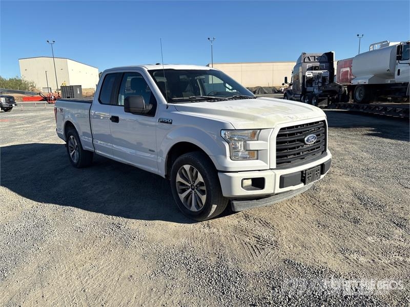 Ford F-150 XL 4x2 Extended Cab Pickup Drugi