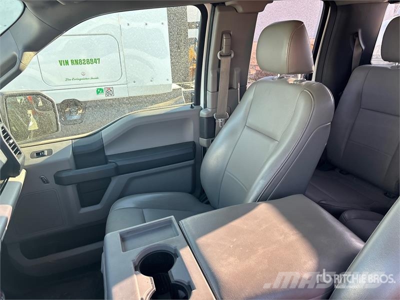 Ford F-150 XL 4x2 Extended Cab Pickup Furgoni altro