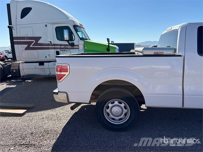 Ford F-150 XL 4x2 Extended Cab Pickup Autre fourgon / utilitaire