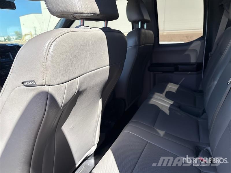 Ford F-150 XL 4x2 Extended Cab Pickup Autre fourgon / utilitaire