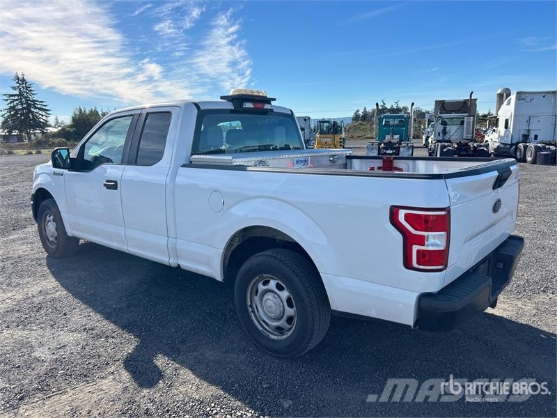 Ford F-150 XL 4x2 Extended Cab Pickup 其他