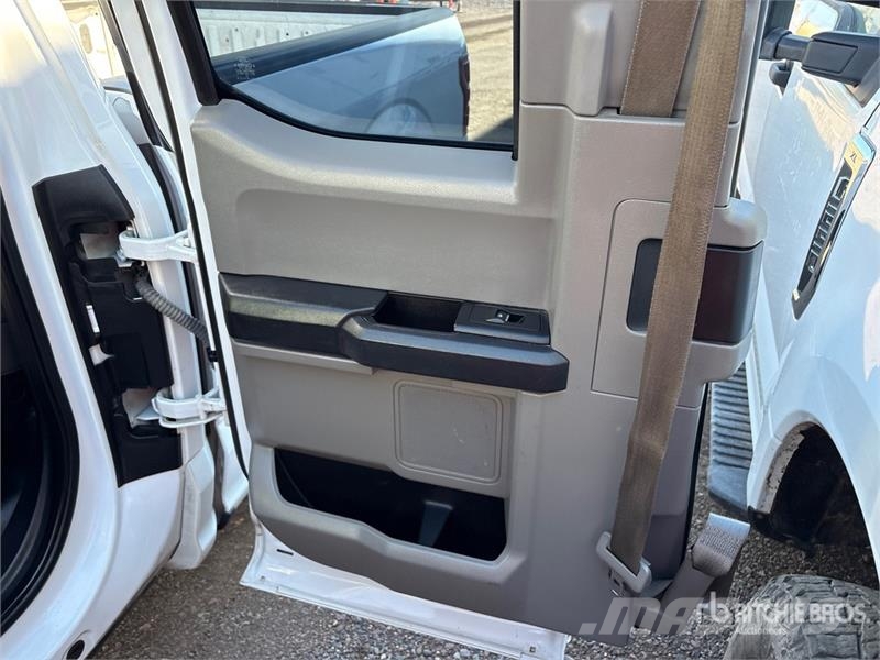 Ford F-150 XL 4x2 Extended Cab Pickup (Inoperable) Ostalo