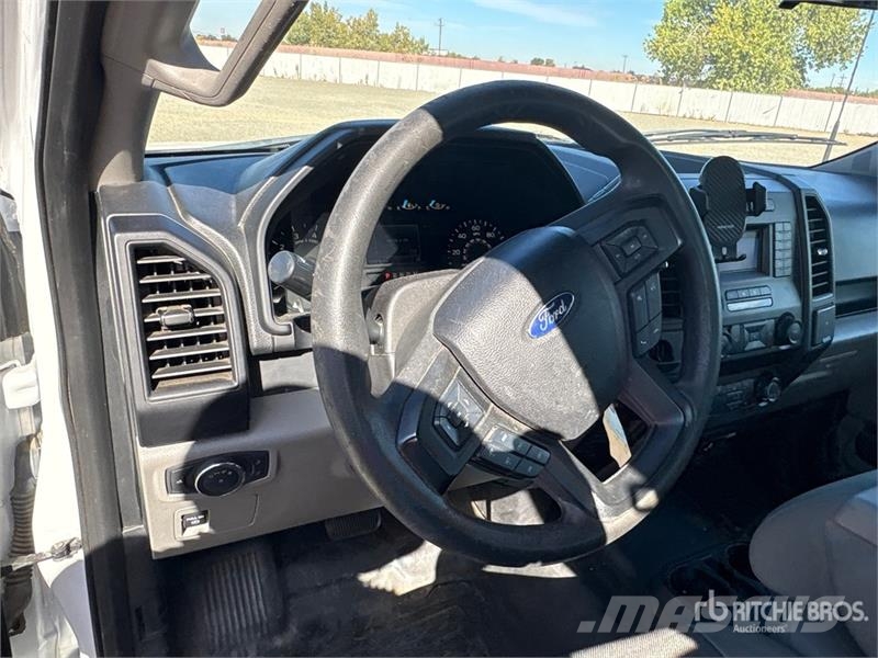 Ford F-150 XL 4x2 Extended Cab Pickup Muu