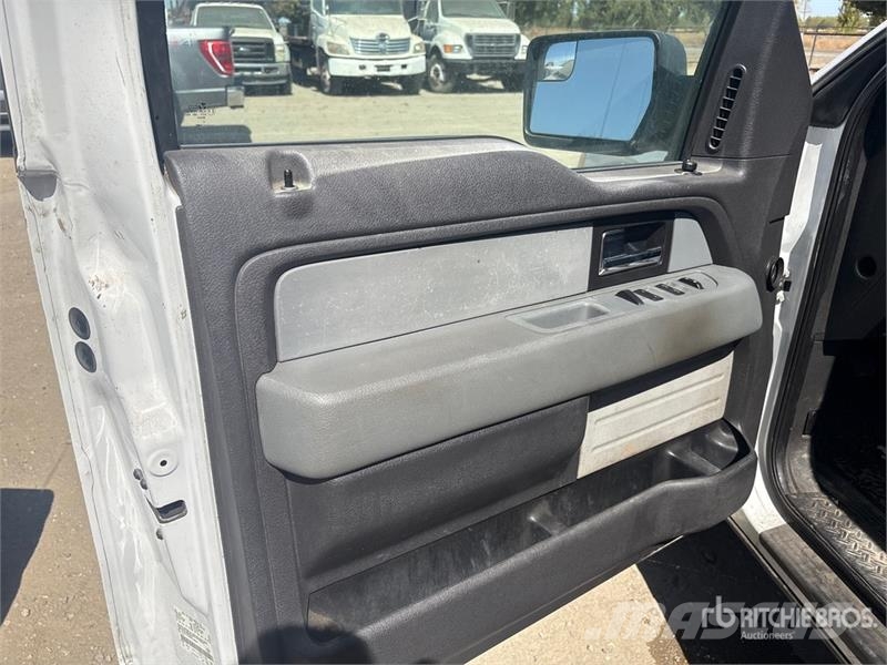 Ford F-150 XL 4x2 Extended Cab Pickup 其他