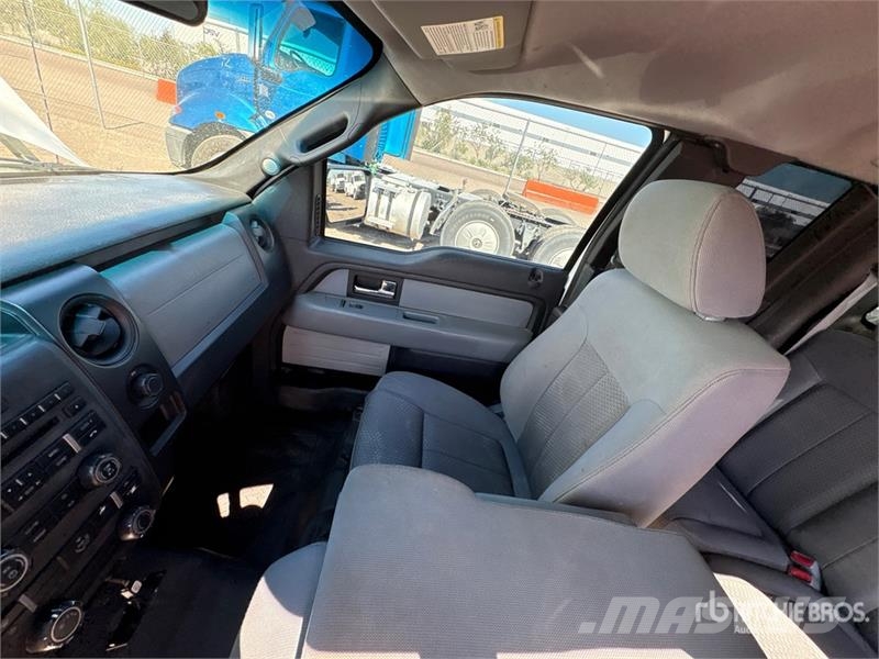 Ford F-150 XL 4x2 Extended Cab Pickup Autre fourgon / utilitaire
