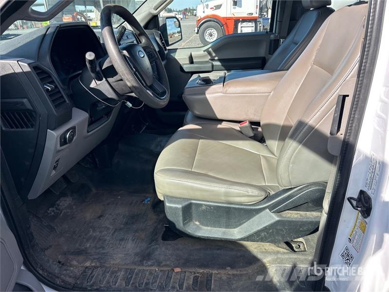 Ford F-150 XL 4x2 Extended Cab Pickup 其他