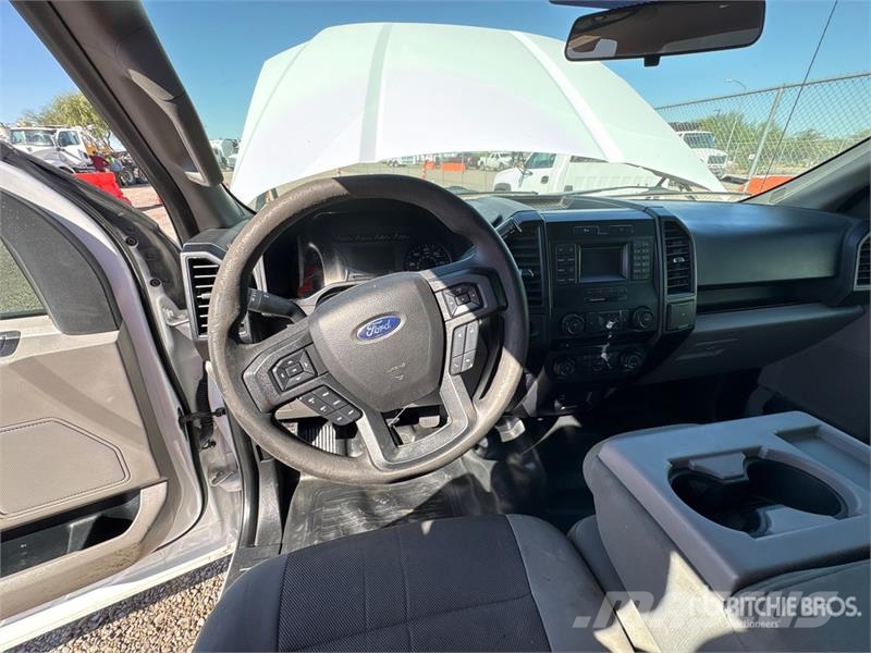 Ford F-150 XL 4x2 Extended Cab Pickup Otros