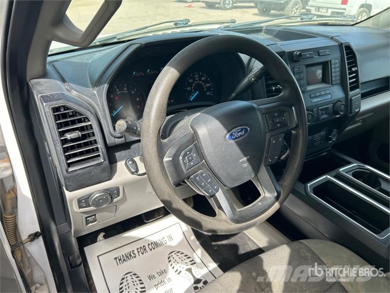 Ford F-150 XL 4x2 Extended Cab Pickup Další