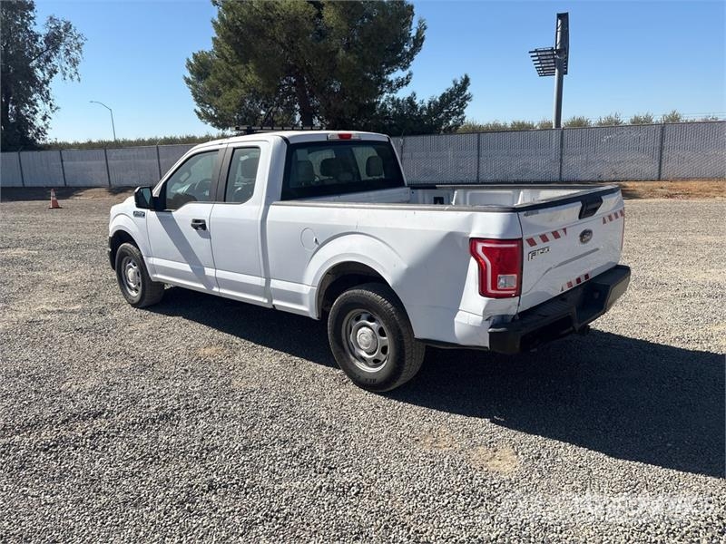 Ford F-150 XL 4x2 Extended Cab Pickup Iné
