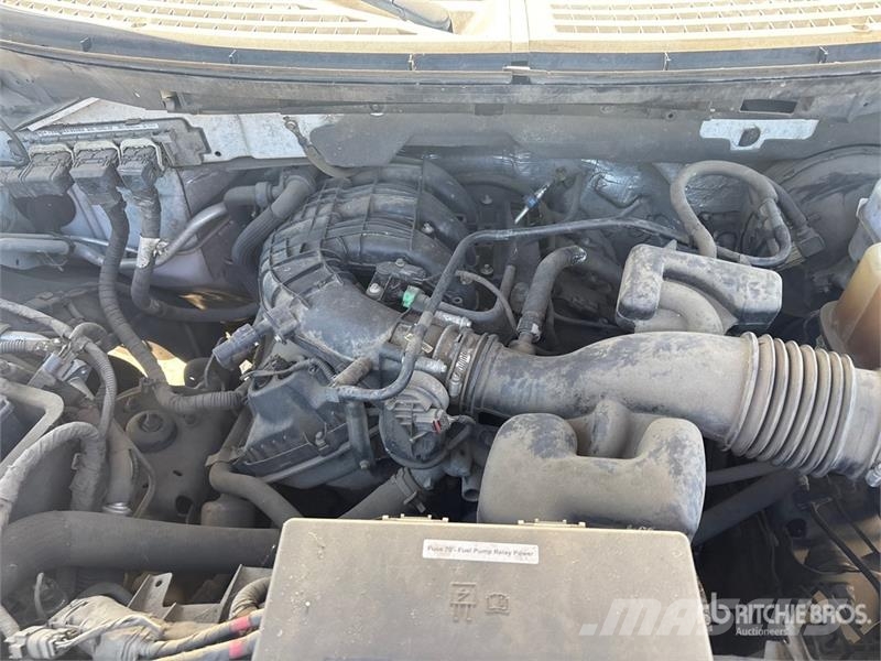 Ford F-150 XL 4x2 Extended Cab Pickup 其他
