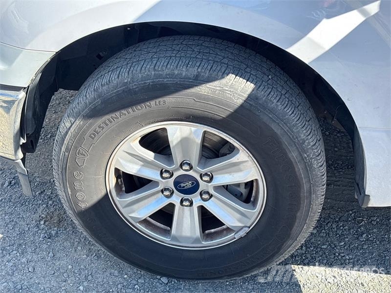 Ford F-150 XL 4x2 Extended Cab Pickup 其他