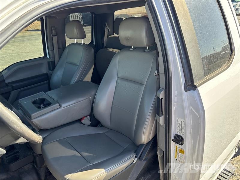 Ford F-150 XL 4x2 Extended Cab Pickup 其他