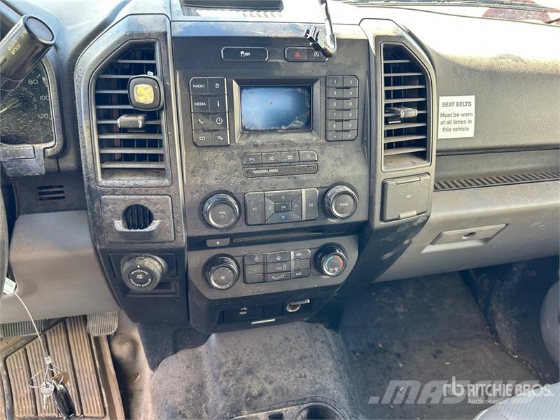 Ford F-150 XL 4x2 Extended Cab Pickup 其他