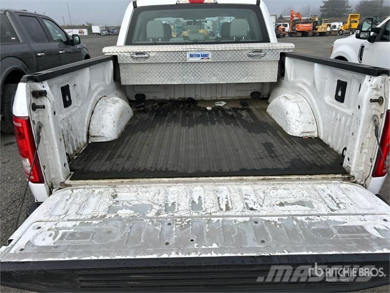 Ford F-150 XL 4x2 Extended Cab Pickup Drugi