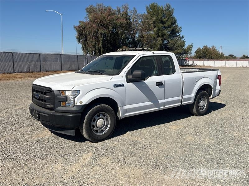 Ford F-150 XL 4x2 Extended Cab Pickup Iné