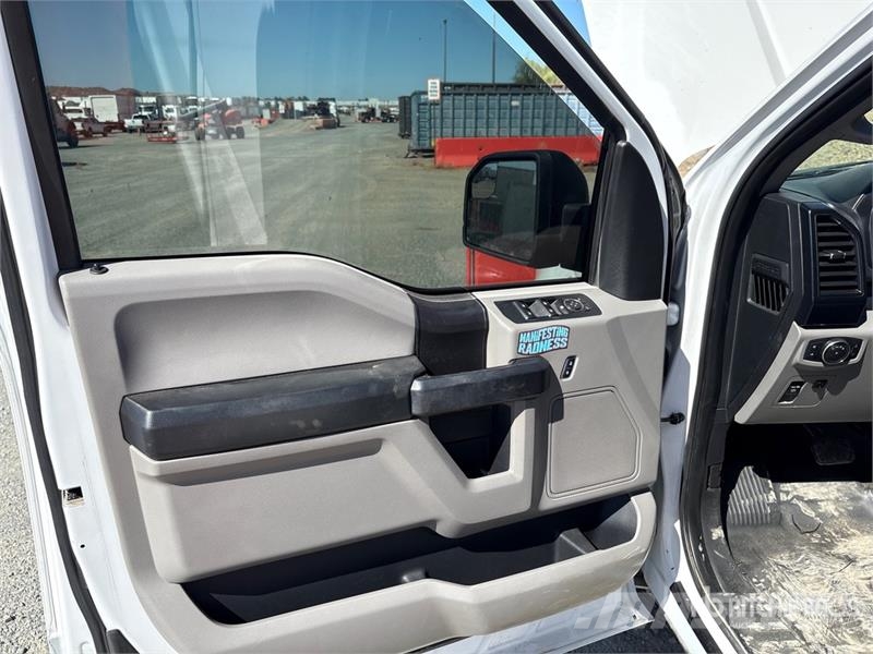 Ford F-150 XL 4x2 Extended Cab Pickup Autre fourgon / utilitaire