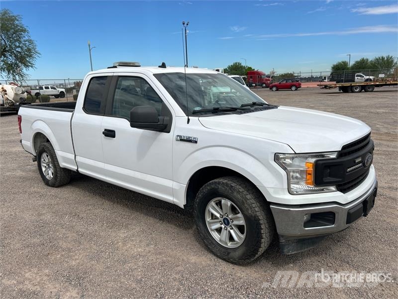 Ford F-150 XL 4x2 Extended Cab Pickup Další