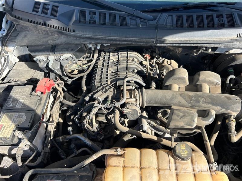 Ford F-150 XL 4x2 Extended Cab Pickup 其他