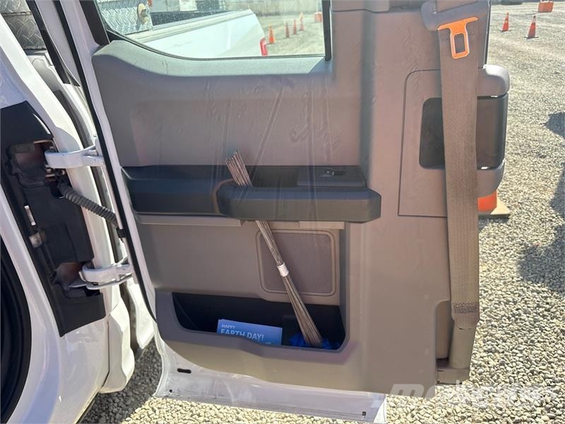 Ford F-150 XL 4x2 Extended Cab Pickup Muu