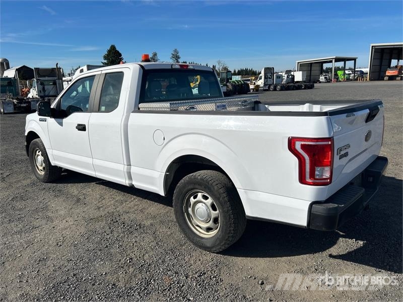 Ford F-150 XL 4x2 Extended Cab Pickup 其他