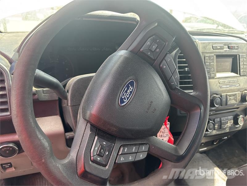 Ford F-150 XL 4x2 Extended Cab Pickup Další