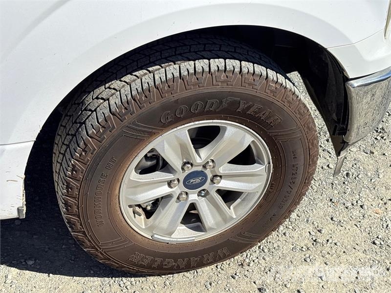 Ford F-150 XL 4x2 Extended Cab Pickup Andre varebiler